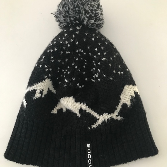Woods - Black and White mountain and snow pattern wool toque - Picture 2 of 2